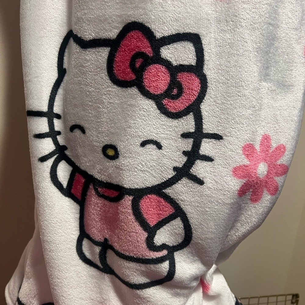 BNWT Hello kitty flower blanket